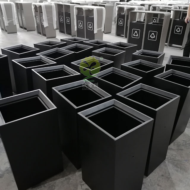 提升公共空間品質(zhì)，深圳金屬垃圾桶助你一臂之力