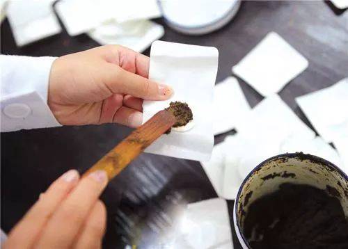 正規手工膏藥加工廠家，品質保證，定制屬于您的品牌！